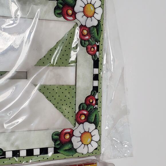 Mary Engelbreit Cupcake Box Holds 4 Cupcakes Flowers Polka Dots Lot Of 2 New - Picture 3 of 4